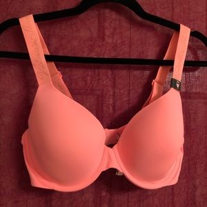 Victoria’s Secret t-shirt bra, lightly lined full coverage, 34D, NWT